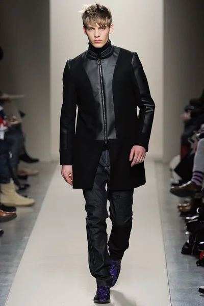 Look 17